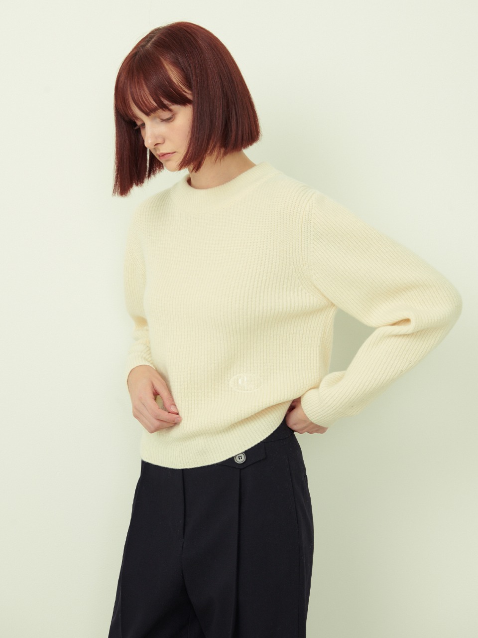 Flos Embroidery Wool Knit White Dove